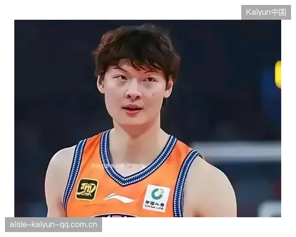 王哲林靠内线脚步稳扎稳打,上海持续扩大分差