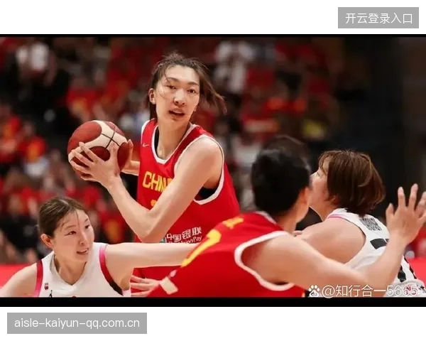 中国女篮内线移动：从“硬梯子”到“软梯子”的智慧转型